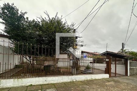 Casa à venda com 220m², 4 quartos e 5 vagasFachada da casa 