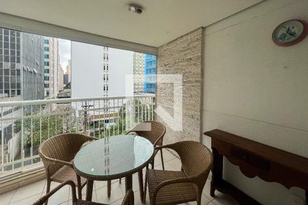Varanda de apartamento à venda com 2 quartos, 67m² em Itaim Bibi, São Paulo