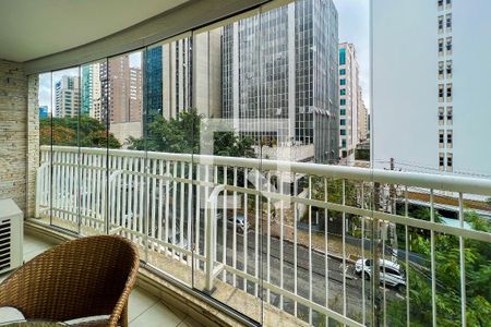 Varanda de apartamento à venda com 2 quartos, 67m² em Itaim Bibi, São Paulo