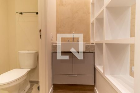 Banheiro de kitnet/studio para alugar com 1 quarto, 54m² em Pinheiros, São Paulo