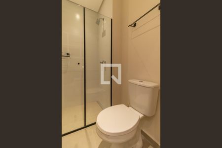 Banheiro de kitnet/studio para alugar com 1 quarto, 54m² em Pinheiros, São Paulo