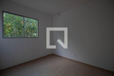 Quarto 1 de apartamento para alugar com 2 quartos, 48m² em Taquara, Rio de Janeiro