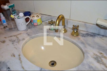 Casa à venda com 280m², 3 quartos e 4 vagasBanheiro da Suíte