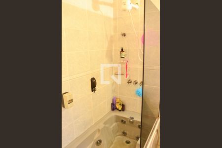 Casa à venda com 280m², 3 quartos e 4 vagasBanheiro do Quarto 1