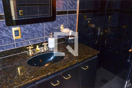 Casa à venda com 280m², 3 quartos e 4 vagasBanheiro Social e do Quarto 2