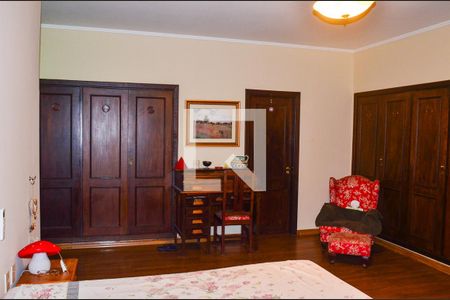 Casa à venda com 280m², 3 quartos e 4 vagasSuíte