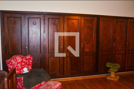 Casa à venda com 280m², 3 quartos e 4 vagasArmarios da Suíte