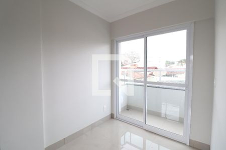 Sala de apartamento para alugar com 2 quartos, 40m² em Umuarama, Uberlândia