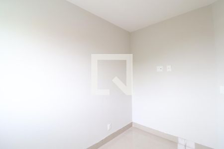 Quarto 1 de apartamento para alugar com 2 quartos, 40m² em Umuarama, Uberlândia