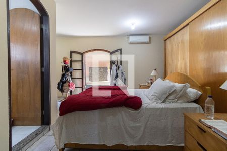 Casa à venda com 425m², 3 quartos e 2 vagasSuíte