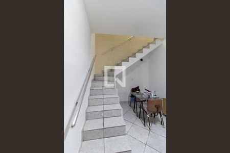 Casa à venda com 425m², 3 quartos e 2 vagasEscada