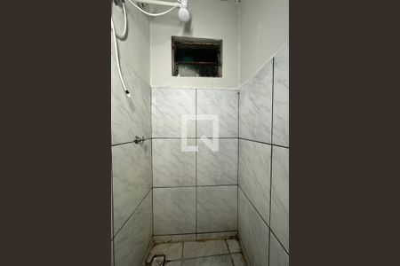 Banheiro de kitnet/studio para alugar com 1 quarto, 42m² em Arroio da Manteiga, São Leopoldo