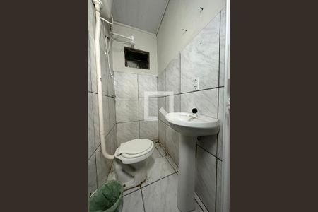 Banheiro de kitnet/studio para alugar com 1 quarto, 42m² em Arroio da Manteiga, São Leopoldo