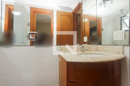 Banheiro social de apartamento à venda com 1 quarto, 54m² em Bela Vista, Porto Alegre