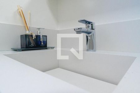 Apartamento à venda com 140m², 3 quartos e 1 vagaBanheiro da Suíte 2 Detalhe