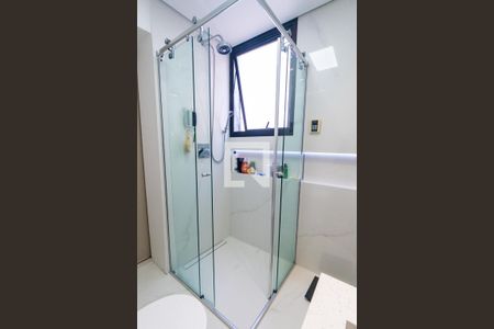 Apartamento à venda com 140m², 3 quartos e 1 vagaBanheiro da Suíte 1 Detalhe