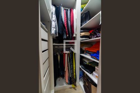 Apartamento à venda com 140m², 3 quartos e 1 vagaCloset da suíte 1