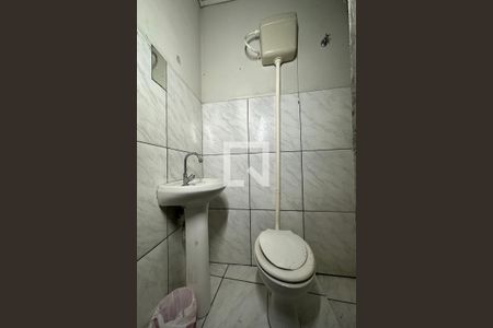 Banheiro de apartamento para alugar com 1 quarto, 47m² em Arroio da Manteiga, São Leopoldo