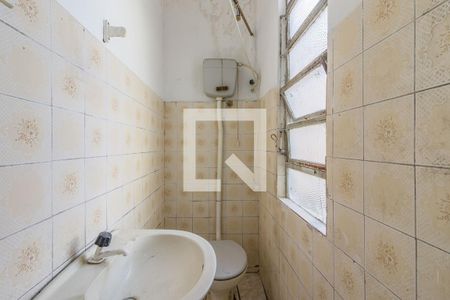 Banheiro de apartamento para alugar com 1 quarto, 30m² em Floresta, Porto Alegre