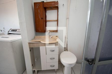 banheiro de kitnet/studio para alugar com 1 quarto, 38m² em Arroio da Manteiga, São Leopoldo