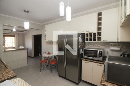 Casa de condomínio à venda com 190m², 3 quartos e 3 vagas Casa de condomínio à venda com 190m², 3 quartos e 3 vagasCozinha