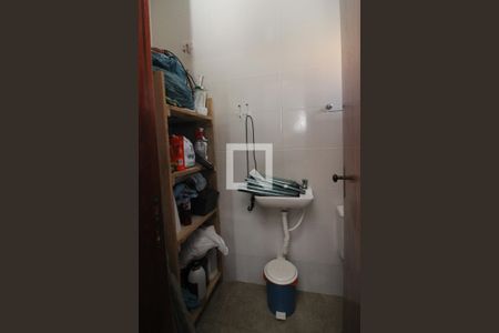 Casa de condomínio à venda com 190m², 3 quartos e 3 vagas Casa de condomínio à venda com 190m², 3 quartos e 3 vagasLavabo 2