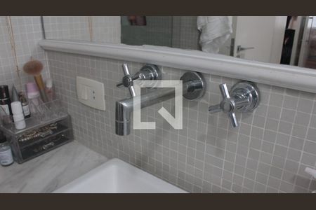 Apartamento à venda com 160m², 3 quartos e 1 vagaDetalhe do Banheiro da Suite