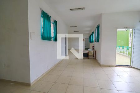 Casa à venda com 351m², 2 quartos e 4 vagas Casa à venda com 351m², 2 quartos e 4 vagasSala