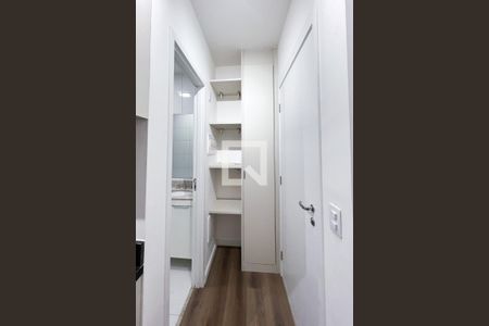 Corredor   de kitnet/studio à venda com 1 quarto, 25m² em Indianópolis, São Paulo