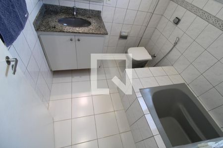 Apartamento à venda com 112m², 3 quartos e 2 vagasBanheiro da suíte 