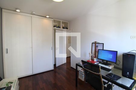 Apartamento à venda com 112m², 3 quartos e 2 vagasQuarto 2 - Armários 