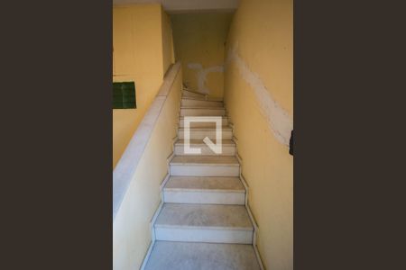 Apartamento para alugar com 49m², 1 quarto e sem vaga Apartamento para alugar com 49m², 1 quarto e sem vagaEscada de Acesso