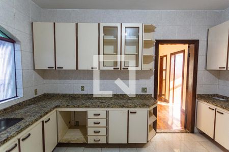 Apartamento à venda com 440m², 4 quartos e 5 vagas Apartamento à venda com 440m², 4 quartos e 5 vagasArmário da Cozinha