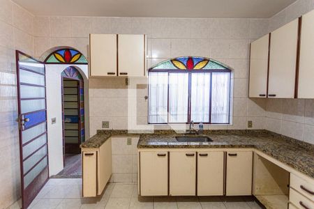Apartamento à venda com 440m², 4 quartos e 5 vagas Apartamento à venda com 440m², 4 quartos e 5 vagasArmário da Cozinha