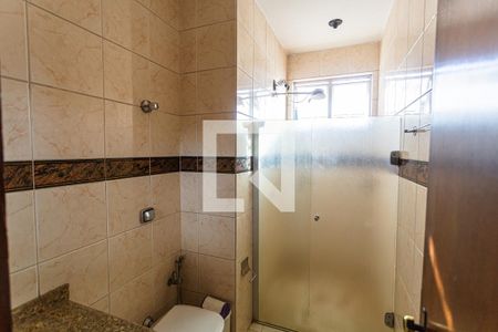 Apartamento à venda com 440m², 4 quartos e 5 vagas Apartamento à venda com 440m², 4 quartos e 5 vagasBanheiro Social 2