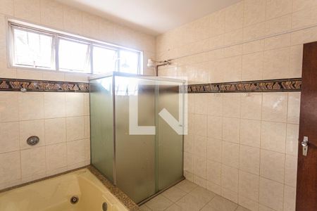 Apartamento à venda com 440m², 4 quartos e 5 vagas Apartamento à venda com 440m², 4 quartos e 5 vagasBanheiro da Suíte 1