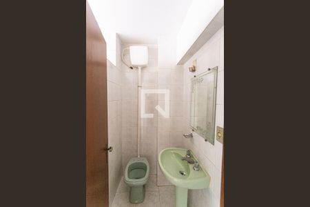 Apartamento à venda com 440m², 4 quartos e 5 vagas Apartamento à venda com 440m², 4 quartos e 5 vagasBanheiro da Suíte 2