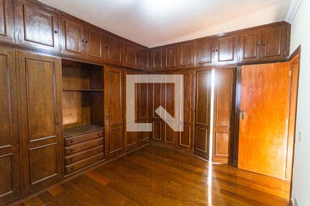 Apartamento à venda com 440m², 4 quartos e 5 vagas Apartamento à venda com 440m², 4 quartos e 5 vagasSuíte 1