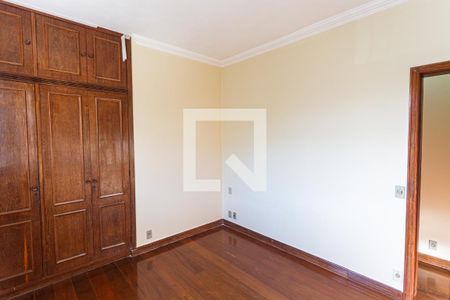 Apartamento à venda com 440m², 4 quartos e 5 vagas Apartamento à venda com 440m², 4 quartos e 5 vagasQuarto 4