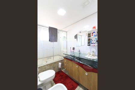 Apartamento à venda com 200m², 3 quartos e 3 vagasBanheiro da Suíte 1