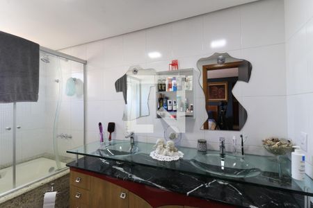 Apartamento à venda com 200m², 3 quartos e 3 vagasBanheiro da Suíte 1