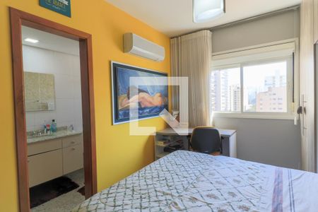 Apartamento à venda com 200m², 3 quartos e 3 vagasSuíte 2