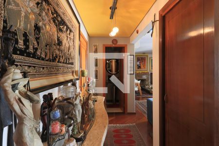 Apartamento à venda com 200m², 3 quartos e 3 vagasCorredor