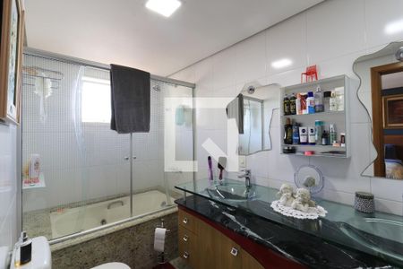 Apartamento à venda com 200m², 3 quartos e 3 vagasBanheiro da Suíte 1