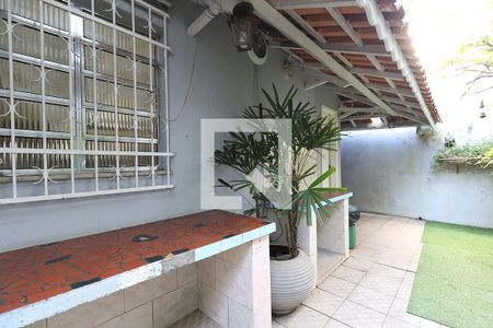 Casa à venda com 332m², 3 quartos e 1 vaga Casa à venda com 332m², 3 quartos e 1 vagaQuintal