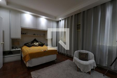 Casa à venda com 332m², 3 quartos e 1 vaga Casa à venda com 332m², 3 quartos e 1 vagaQuarto 1 Suíte