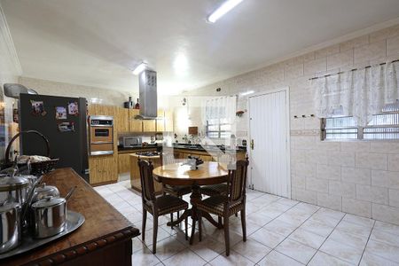 Casa à venda com 332m², 3 quartos e 1 vaga Casa à venda com 332m², 3 quartos e 1 vagaCozinha