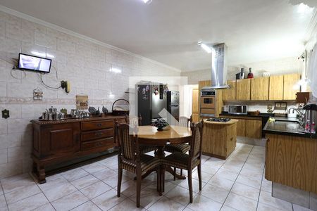 Casa à venda com 332m², 3 quartos e 1 vaga Casa à venda com 332m², 3 quartos e 1 vagaCozinha