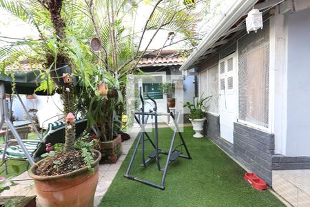 Casa à venda com 332m², 3 quartos e 1 vaga Casa à venda com 332m², 3 quartos e 1 vagaQuintal