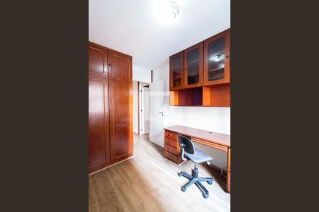Apartamento para alugar com 130m², 4 quartos e 2 vagas Apartamento para alugar com 130m², 4 quartos e 2 vagasQuarto 3
